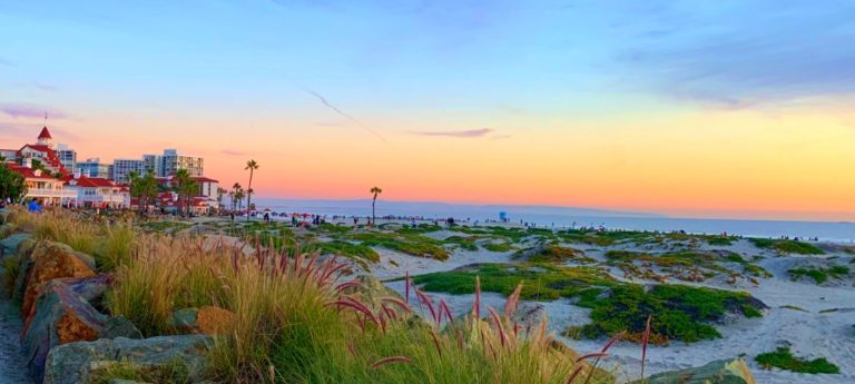 San Diego Beaches: Hotel Del at Coronado Beach, California